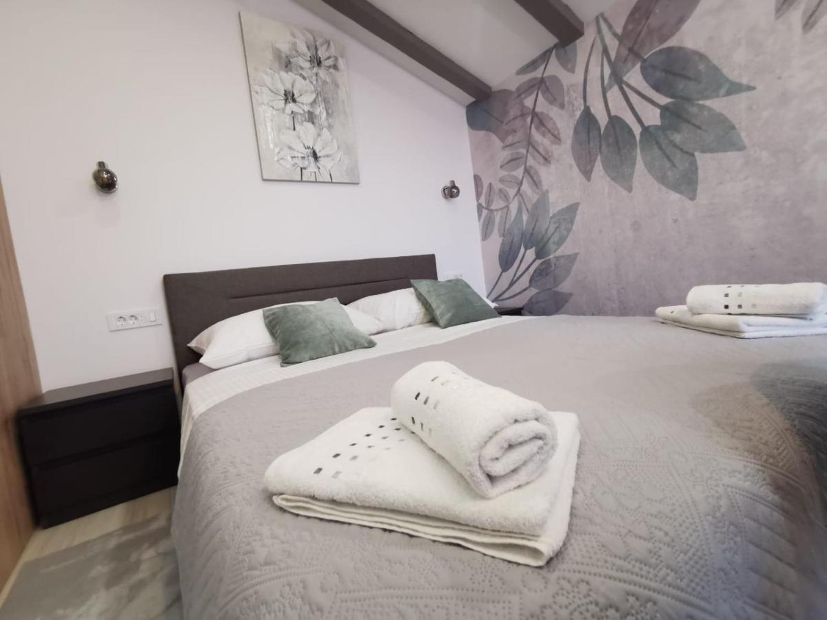 New Nikolina 4 Star Apartment Mali Losinj Luaran gambar